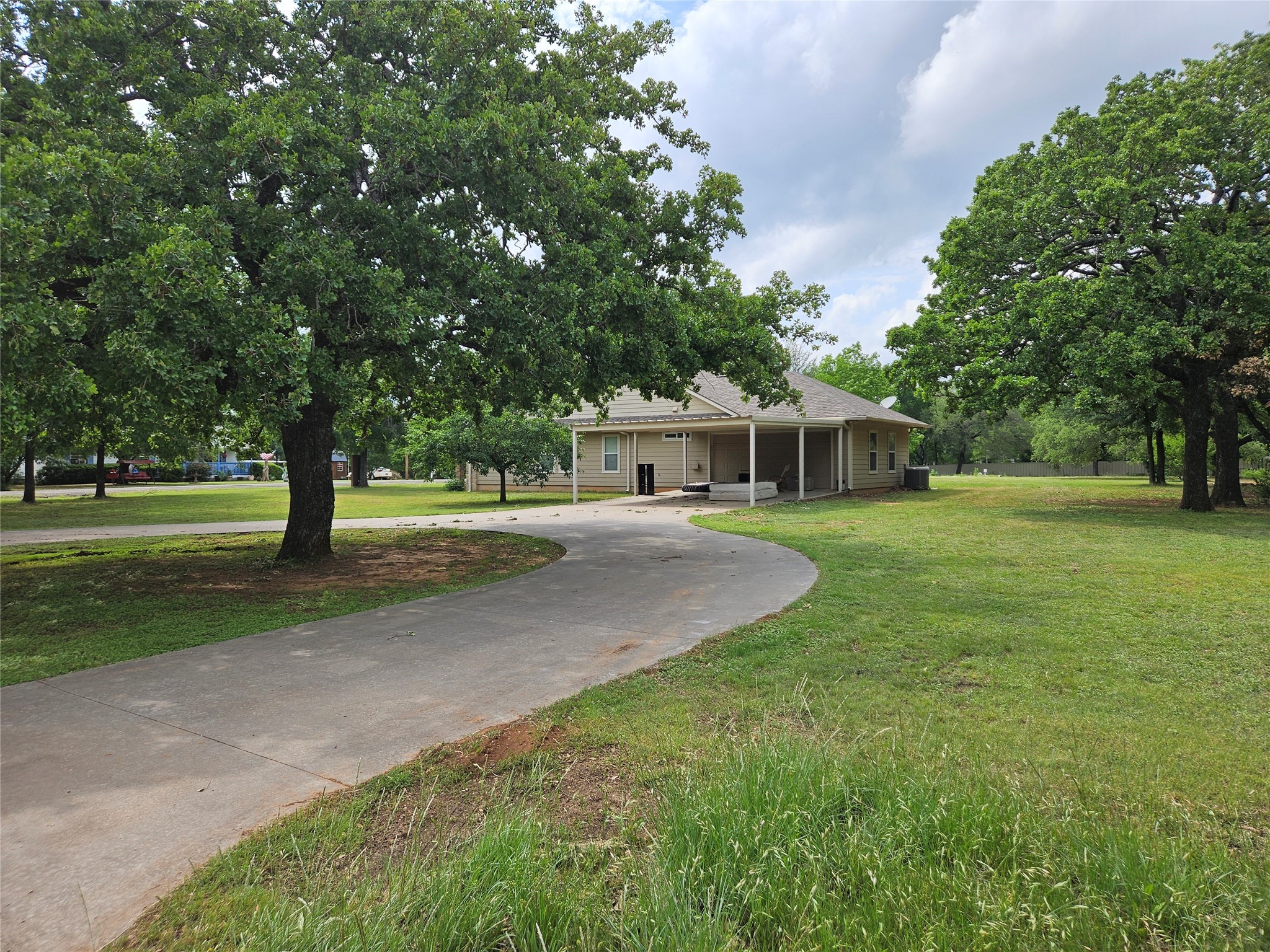 122 S Greenbriar Road