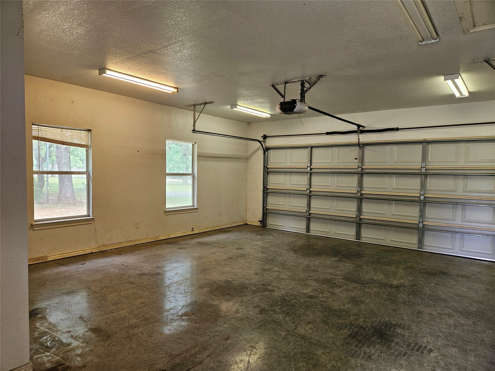 122 S Greenbriar Road