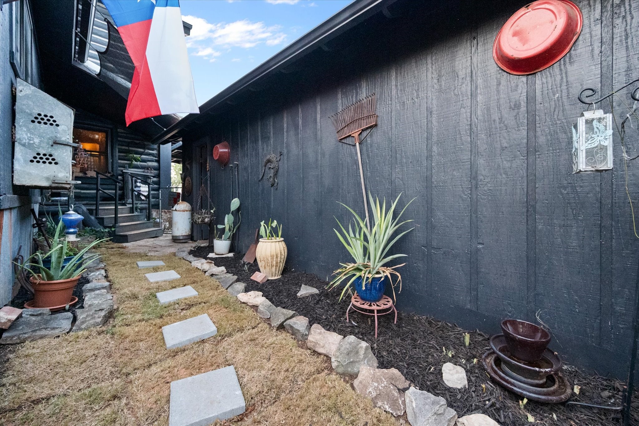 1603 Anaconda Trail