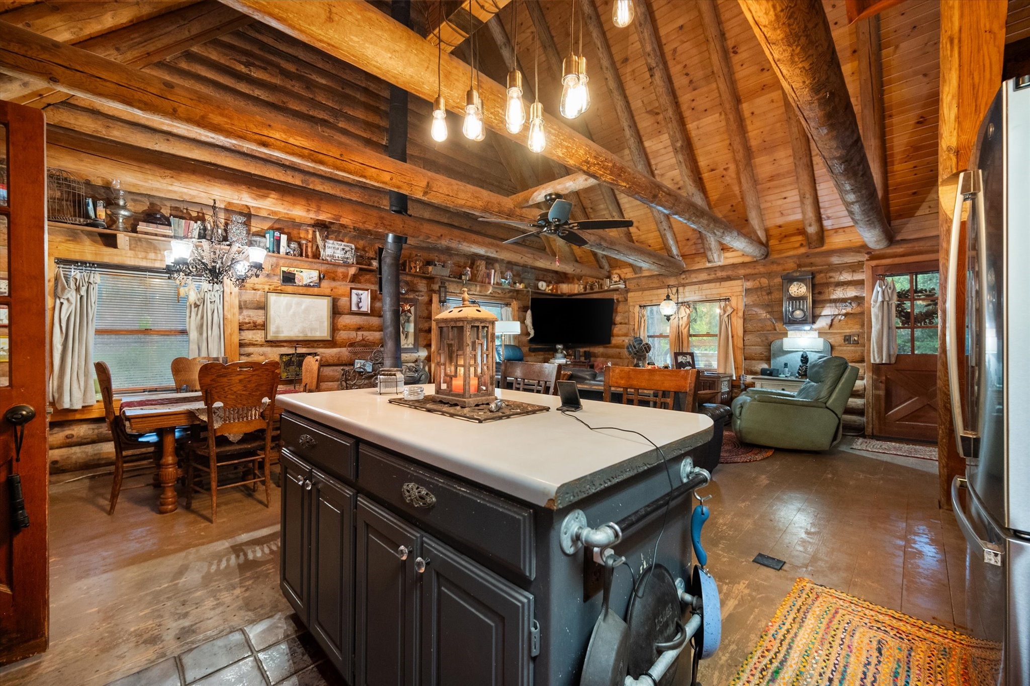1603 Anaconda Trail