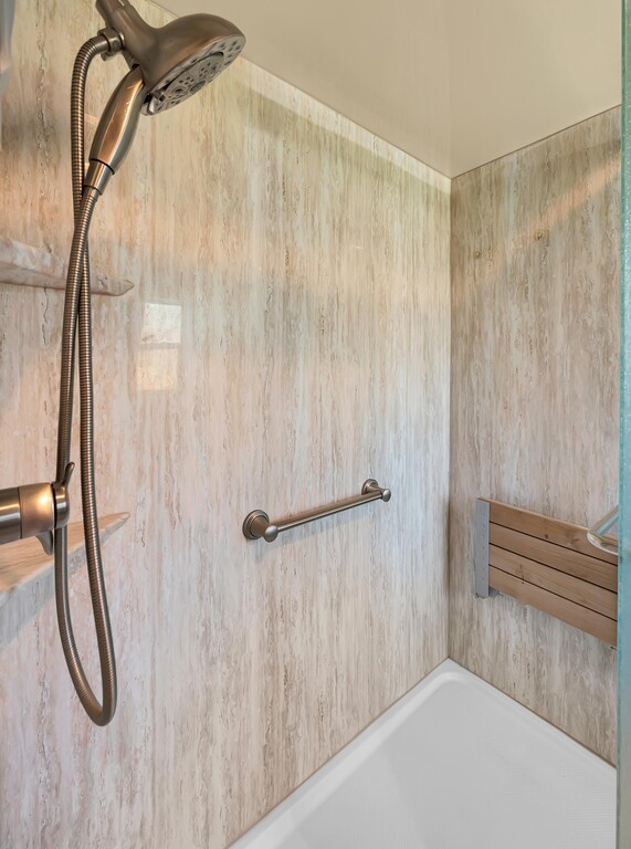 114 Quail Lake Drive W