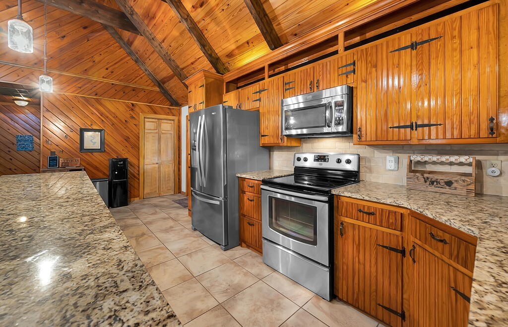 114 Quail Lake Drive W