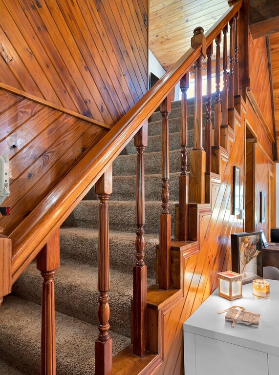 114 Quail Lake Drive W