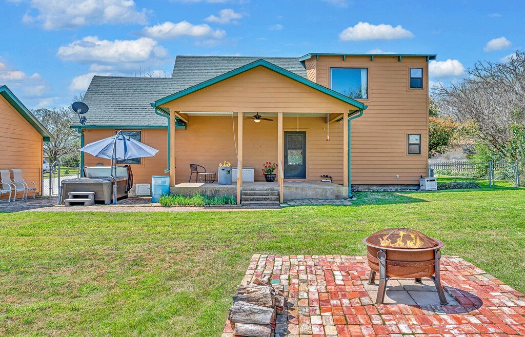 114 Quail Lake Drive W