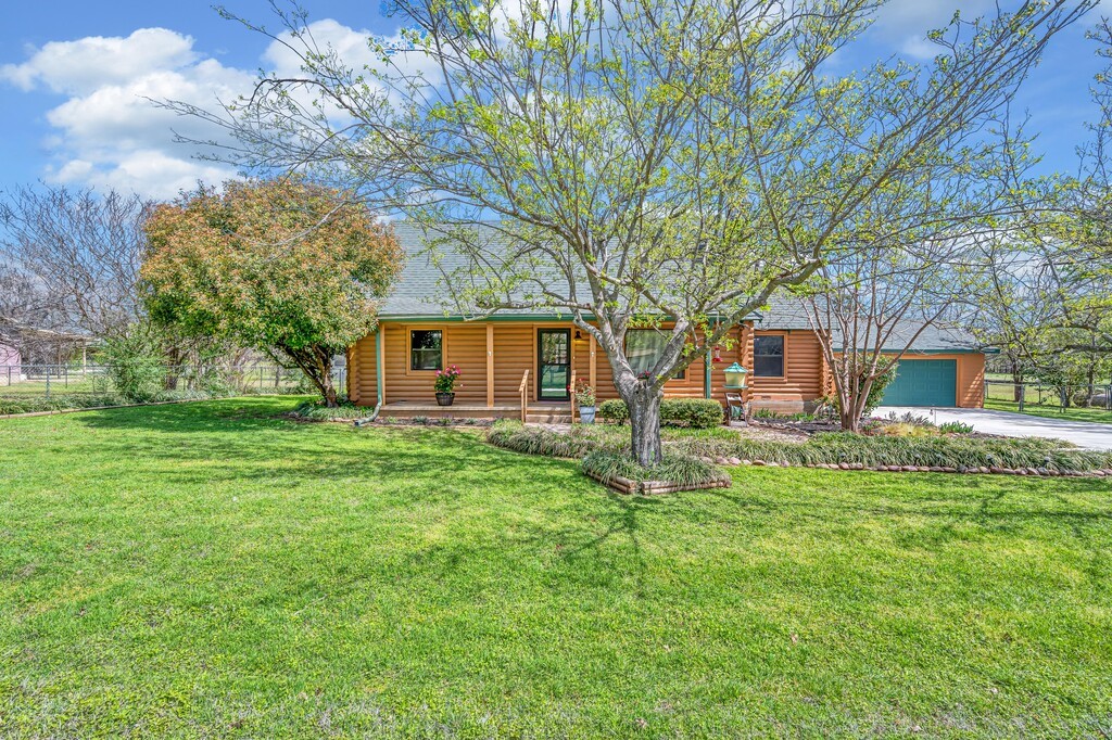 114 Quail Lake Drive W