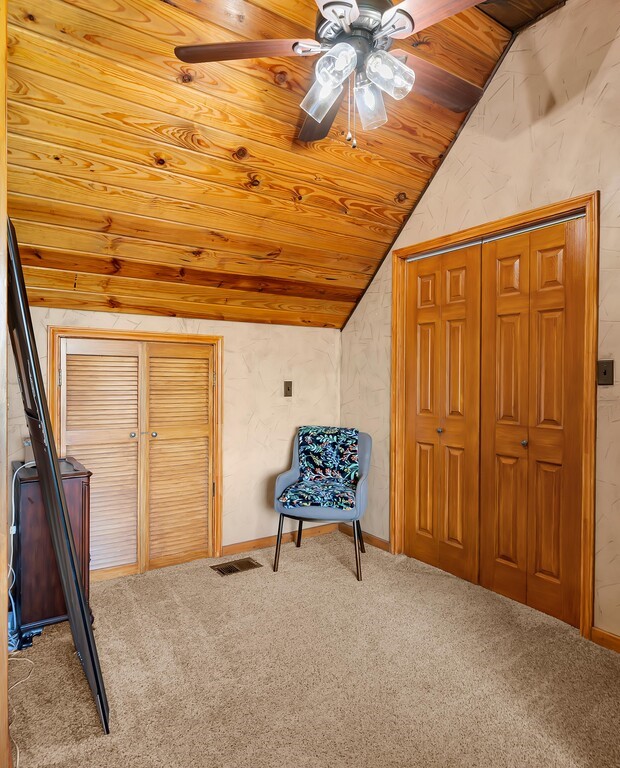 114 Quail Lake Drive W