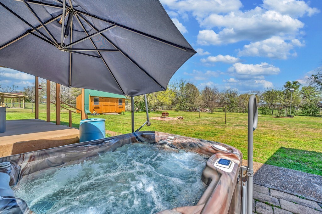 114 Quail Lake Drive W