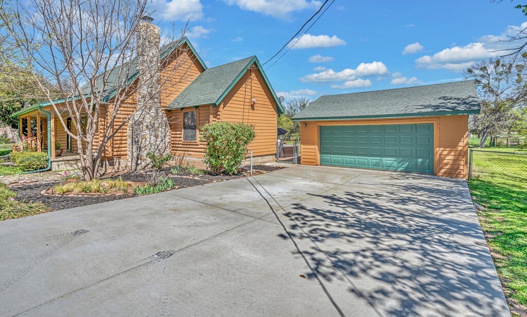 114 Quail Lake Drive W