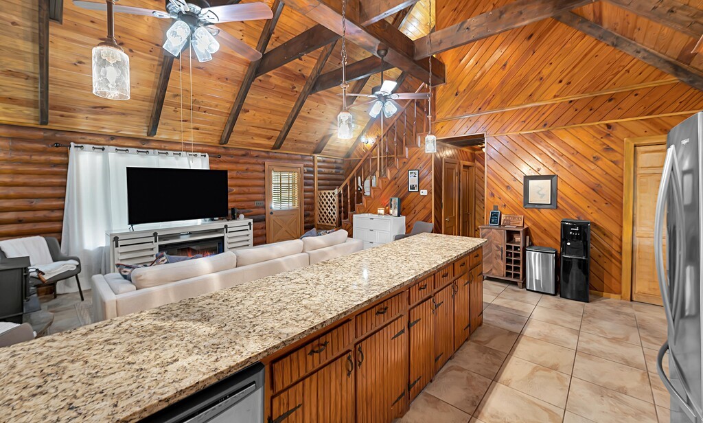 114 Quail Lake Drive W