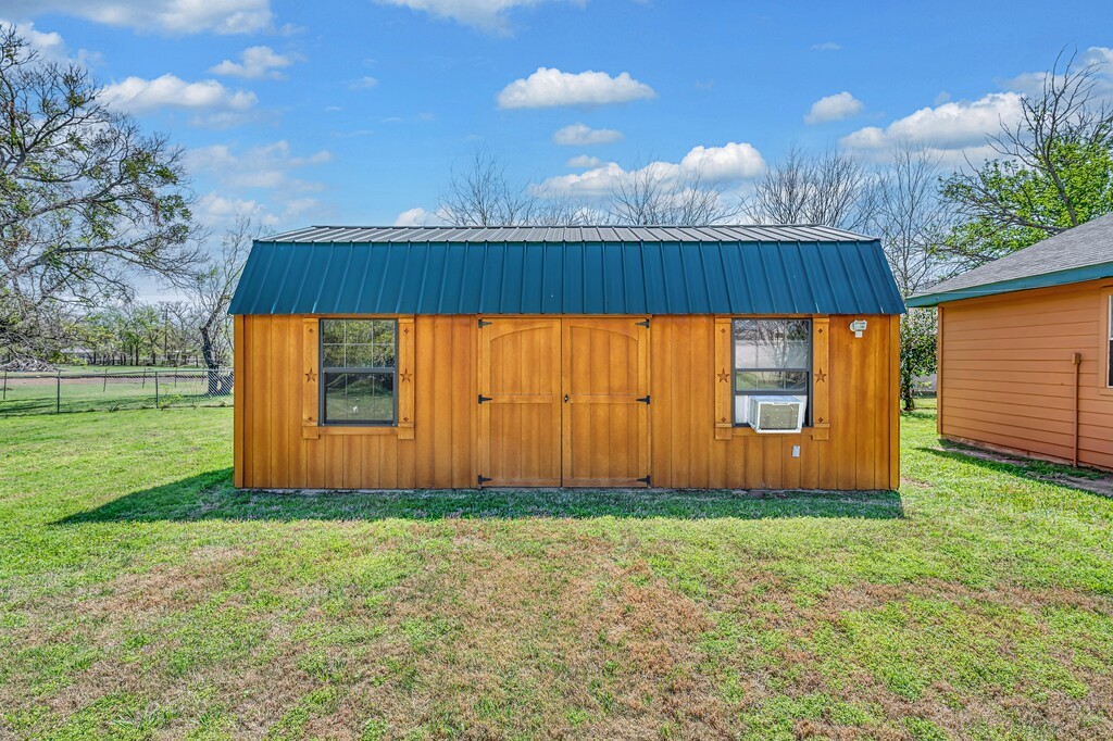 114 Quail Lake Drive W