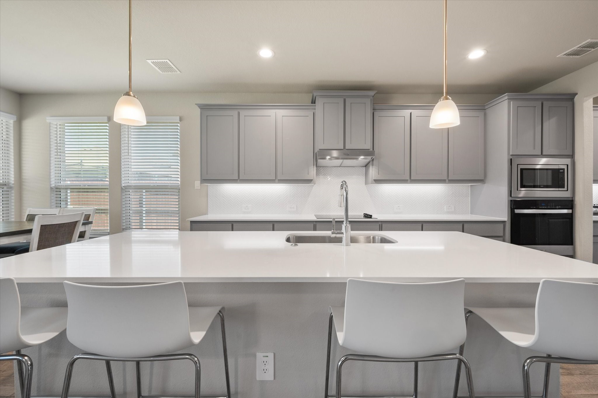 6037 Kansas Trail