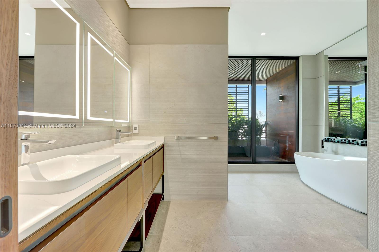 9860 NE 5th Avenue Rd