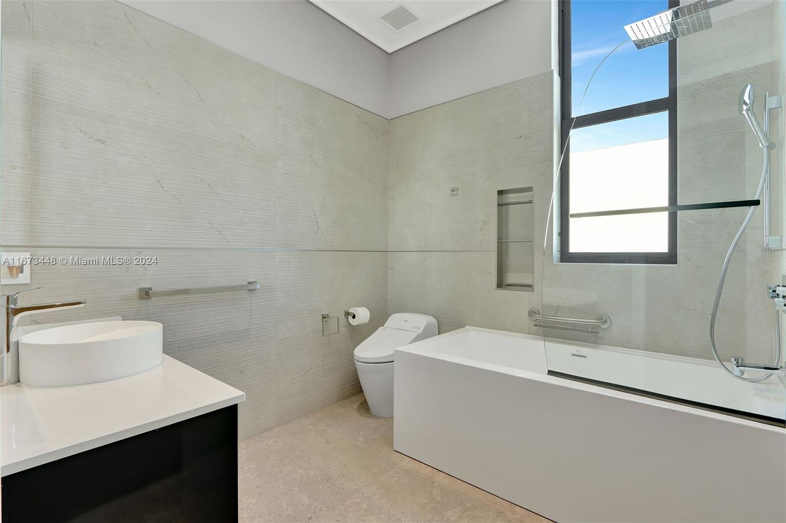 9860 NE 5th Avenue Rd