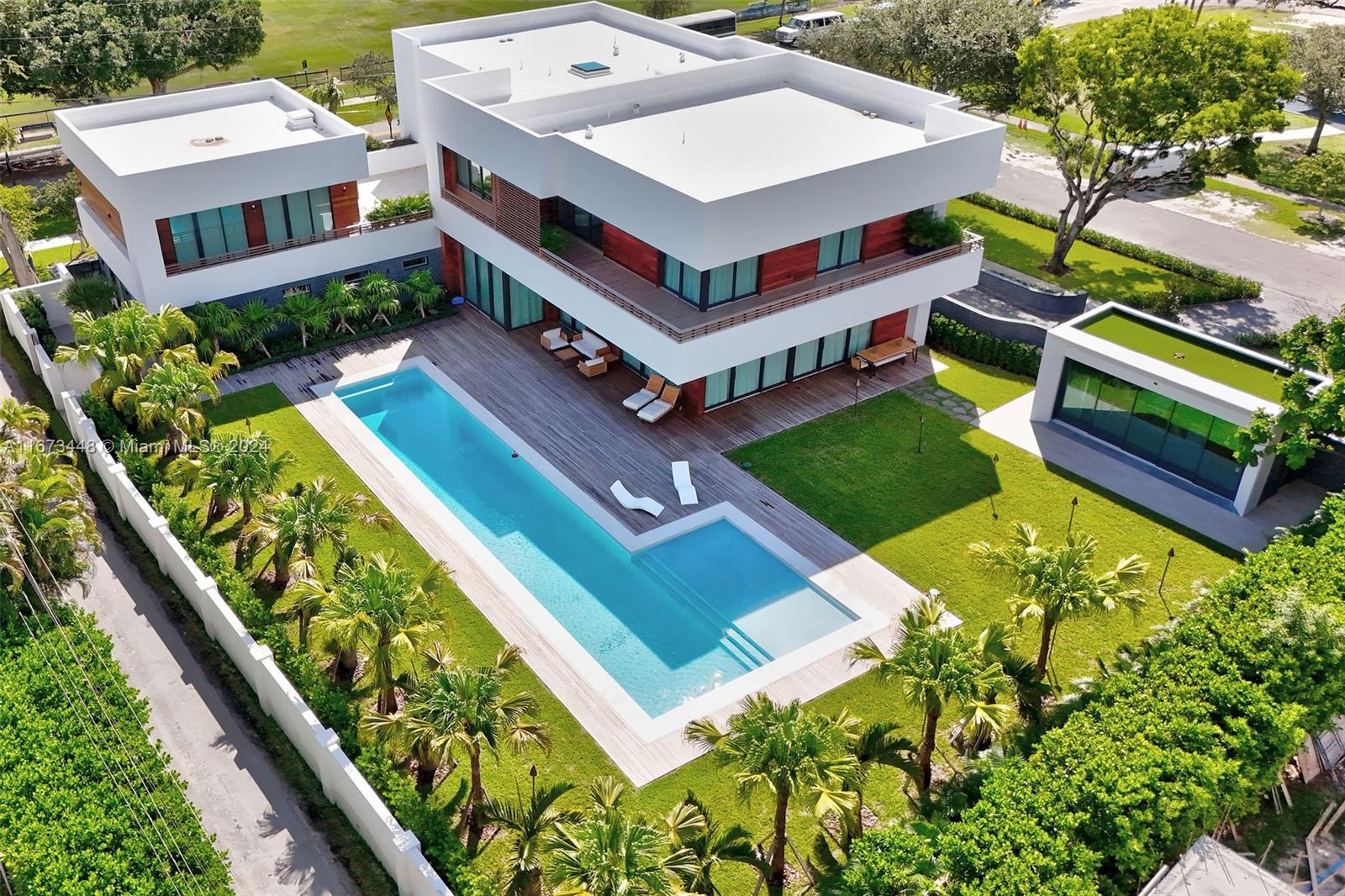 9860 NE 5th Avenue Rd