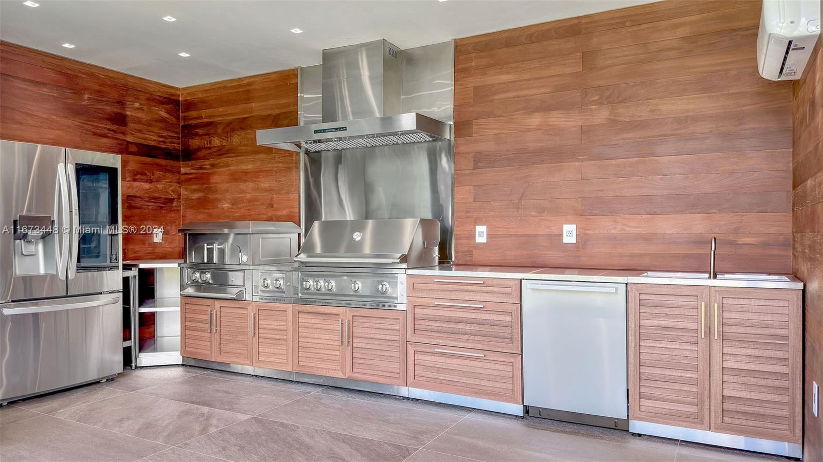 9860 NE 5th Avenue Rd