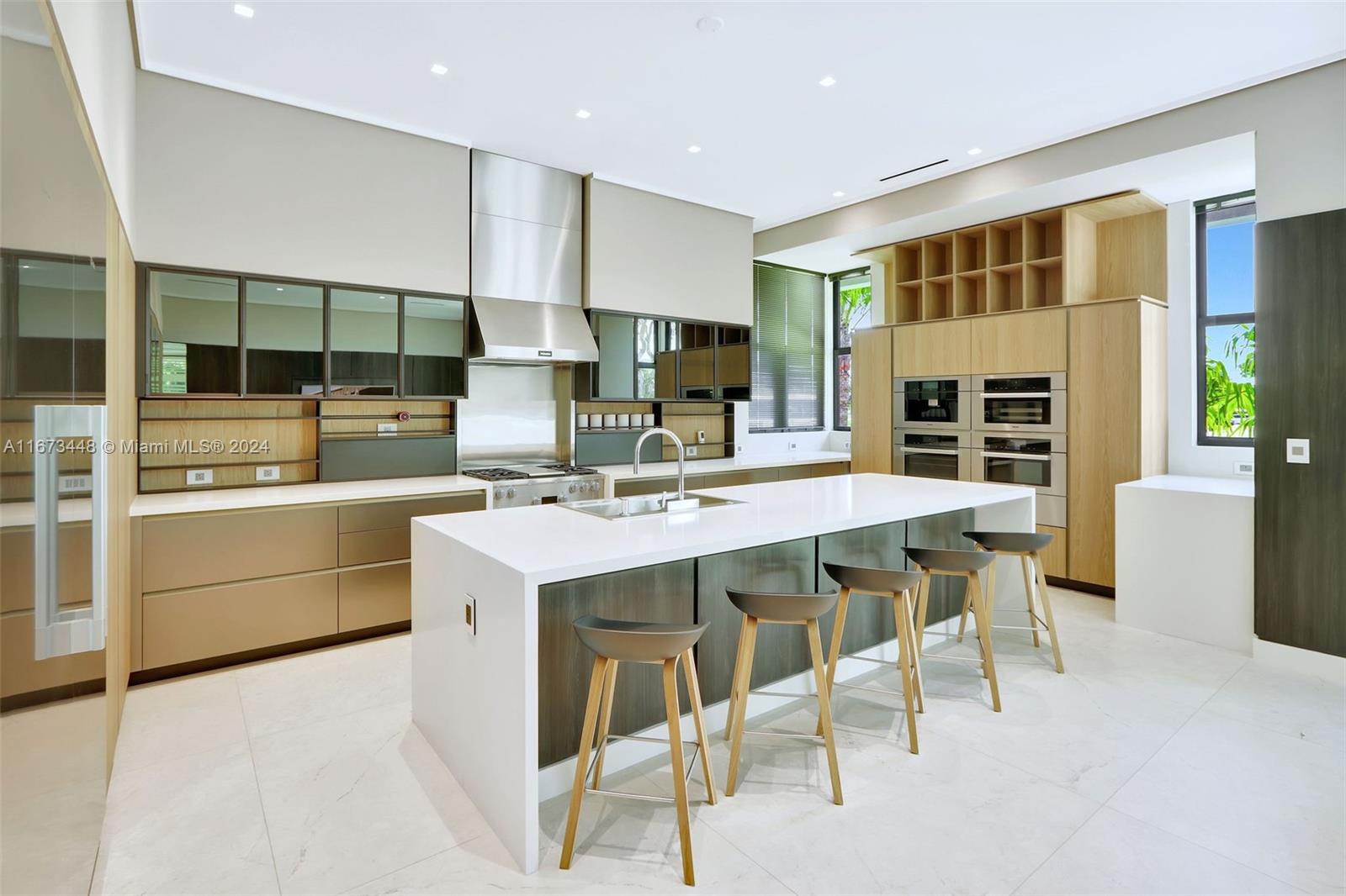 9860 NE 5th Avenue Rd