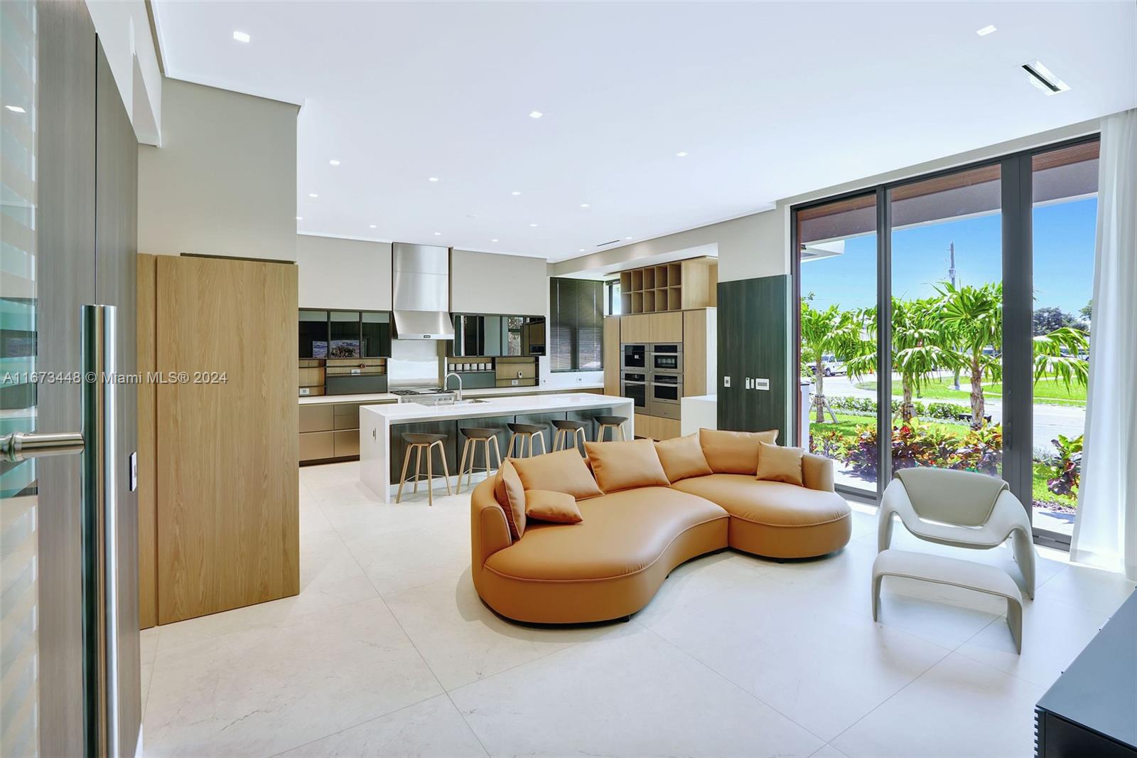 9860 NE 5th Avenue Rd