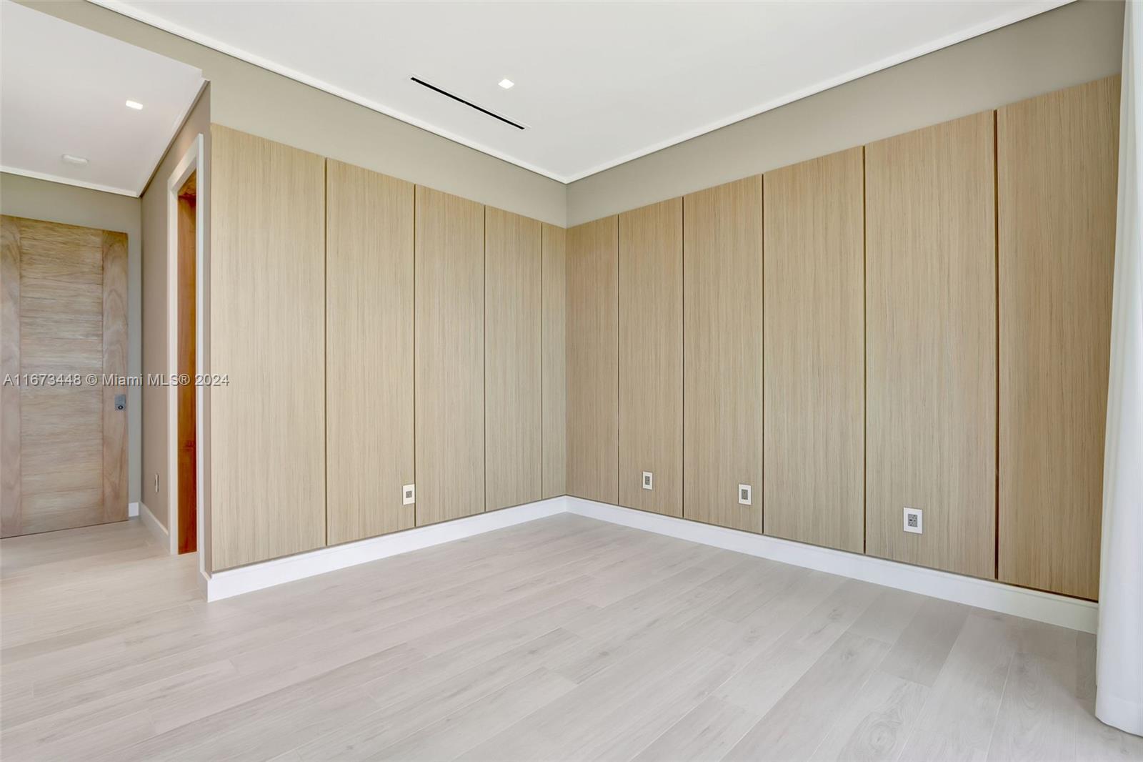 9860 NE 5th Avenue Rd