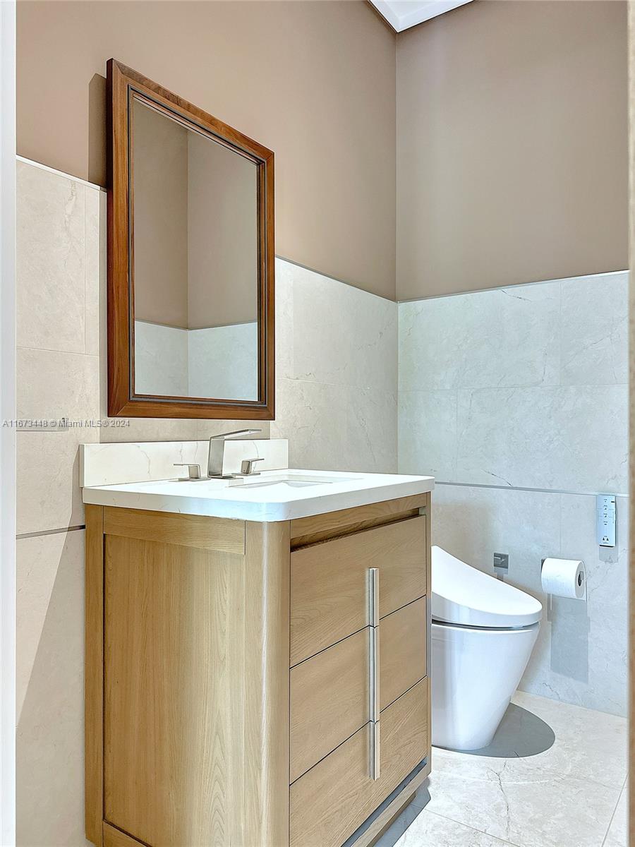 9860 NE 5th Avenue Rd