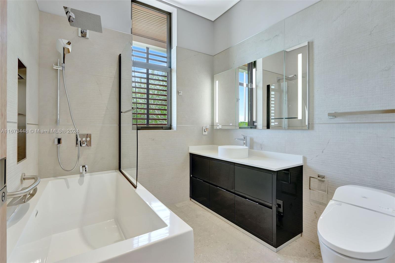 9860 NE 5th Avenue Rd