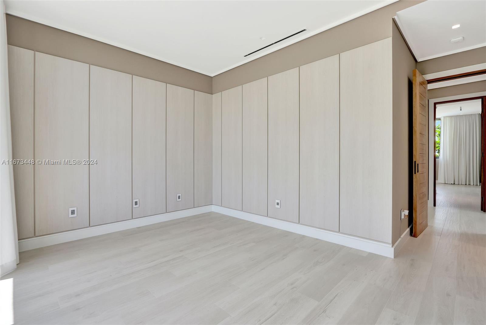 9860 NE 5th Avenue Rd