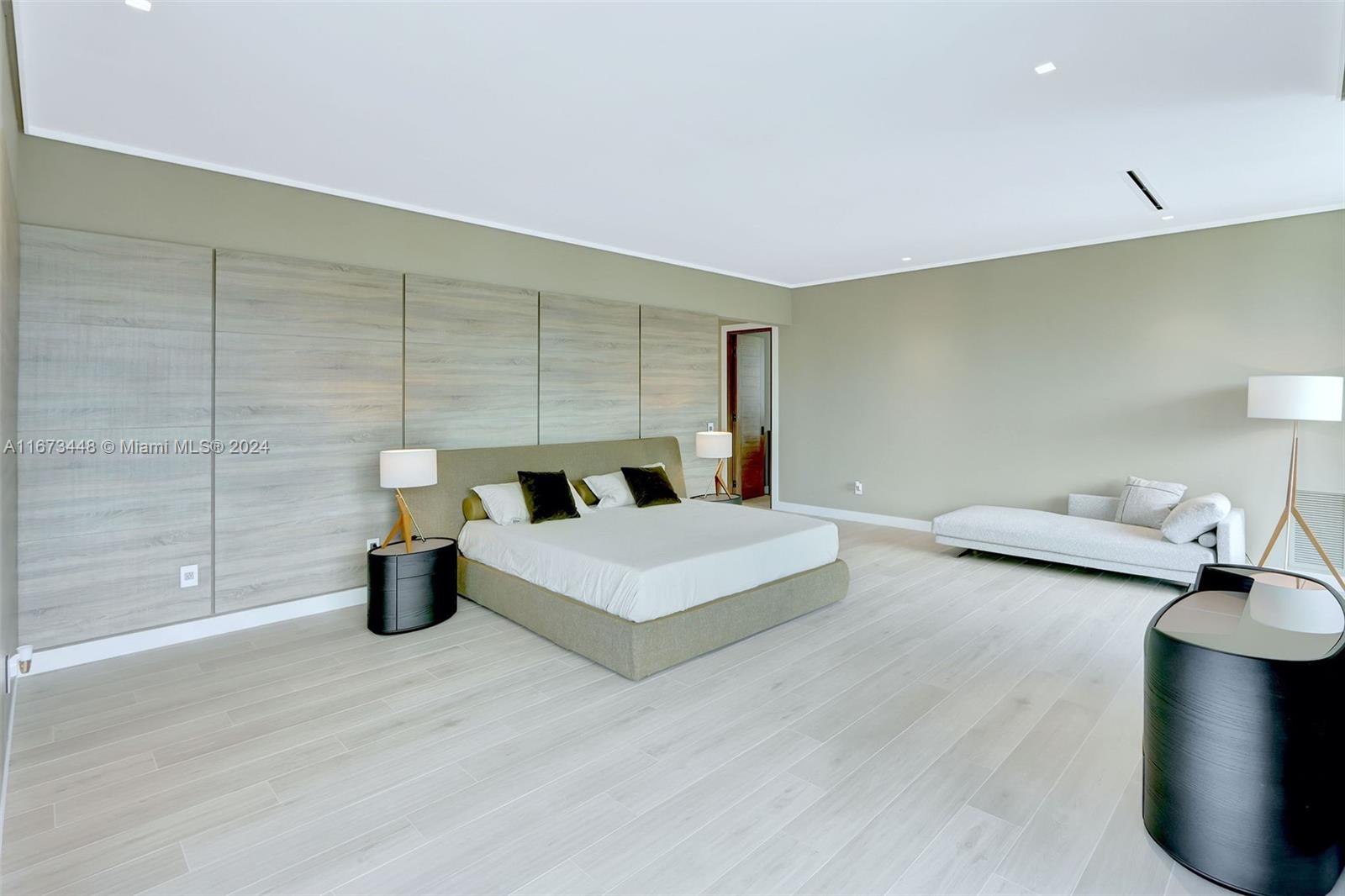 9860 NE 5th Avenue Rd