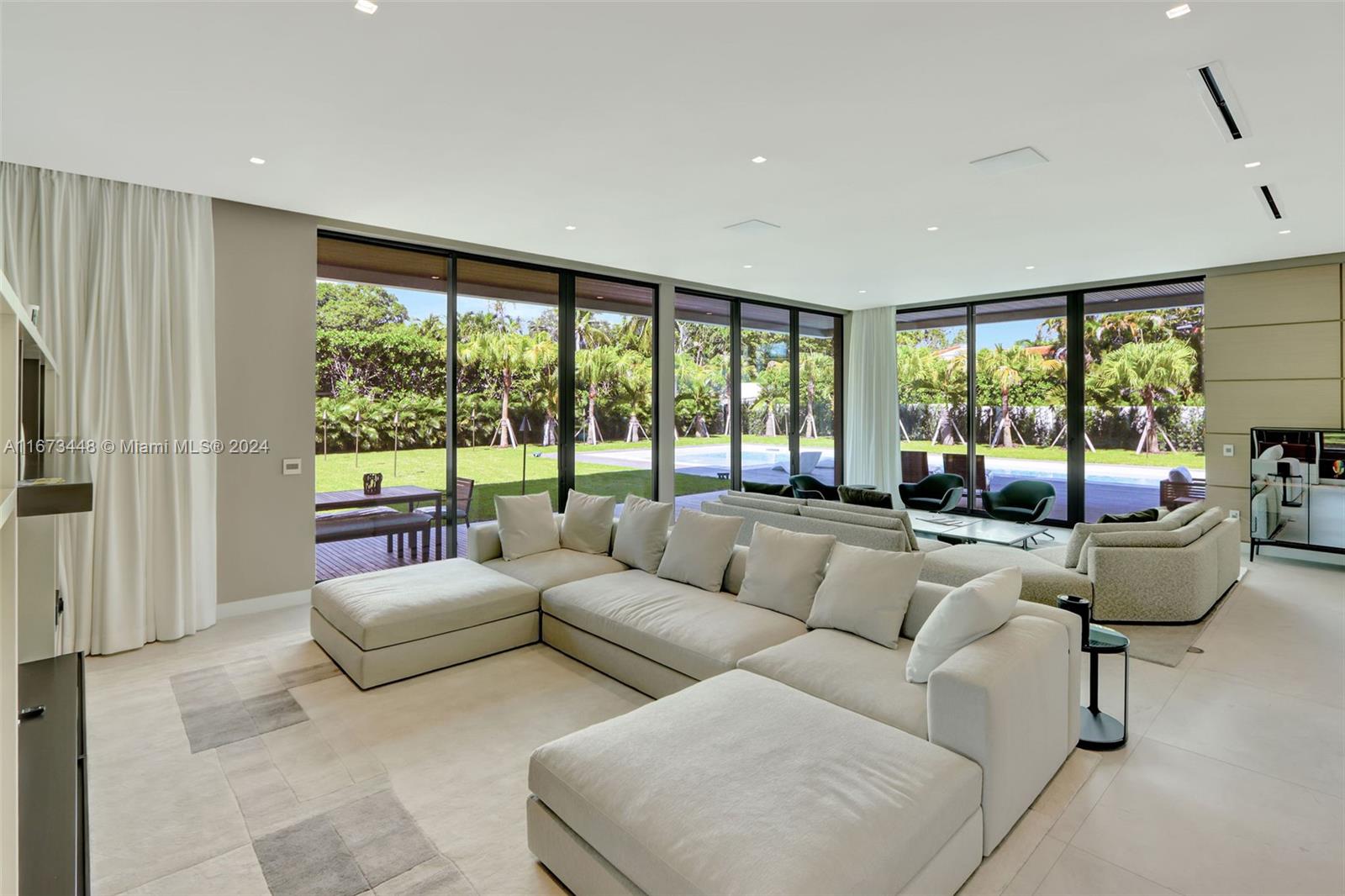 9860 NE 5th Avenue Rd