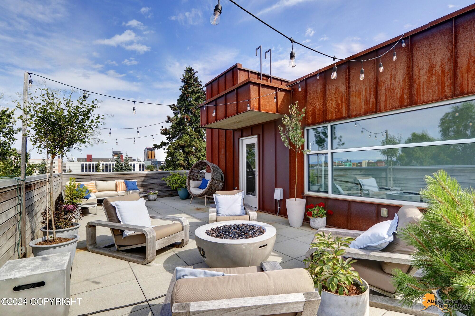 1020 W 10th Avenue