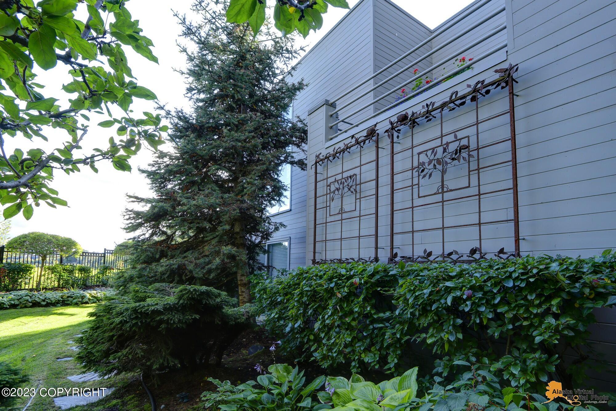 2211 Woodworth Circle