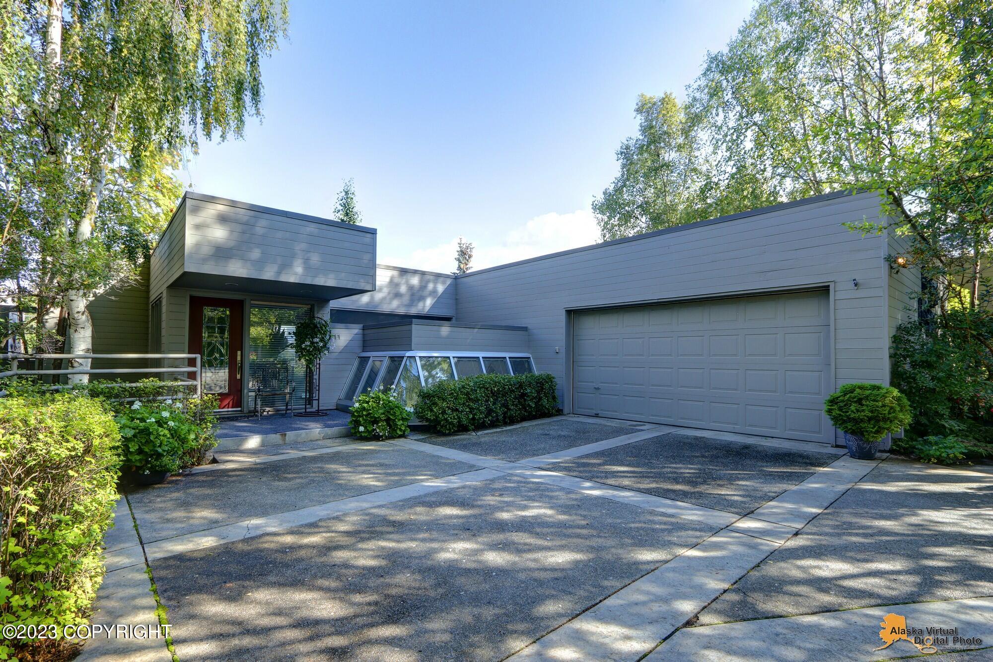 2211 Woodworth Circle