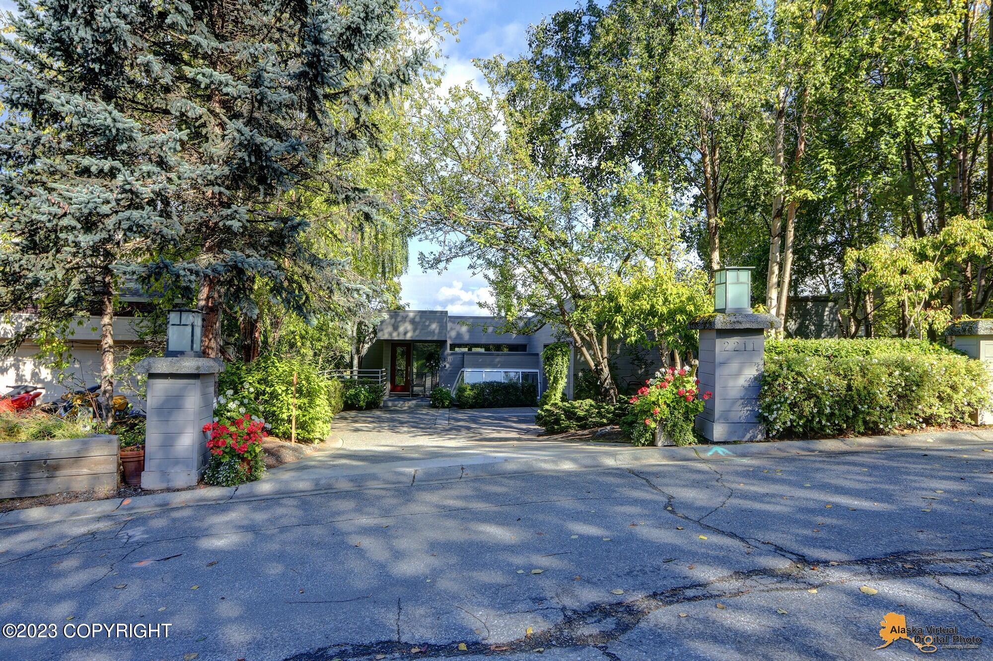 2211 Woodworth Circle