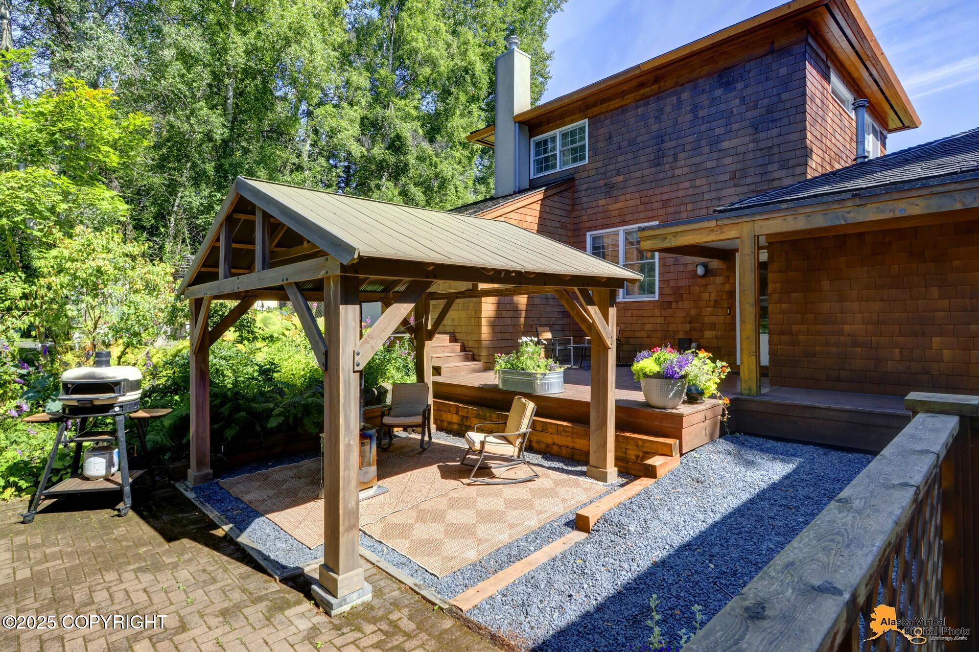 1607 W 14th Avenue