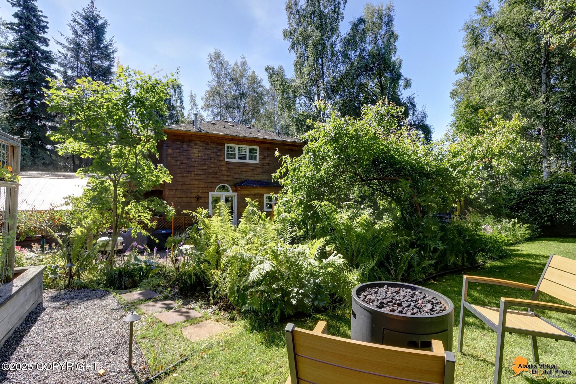 1607 W 14th Avenue