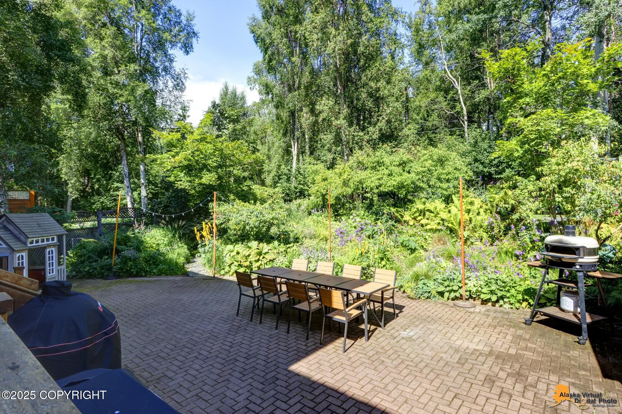 1607 W 14th Avenue