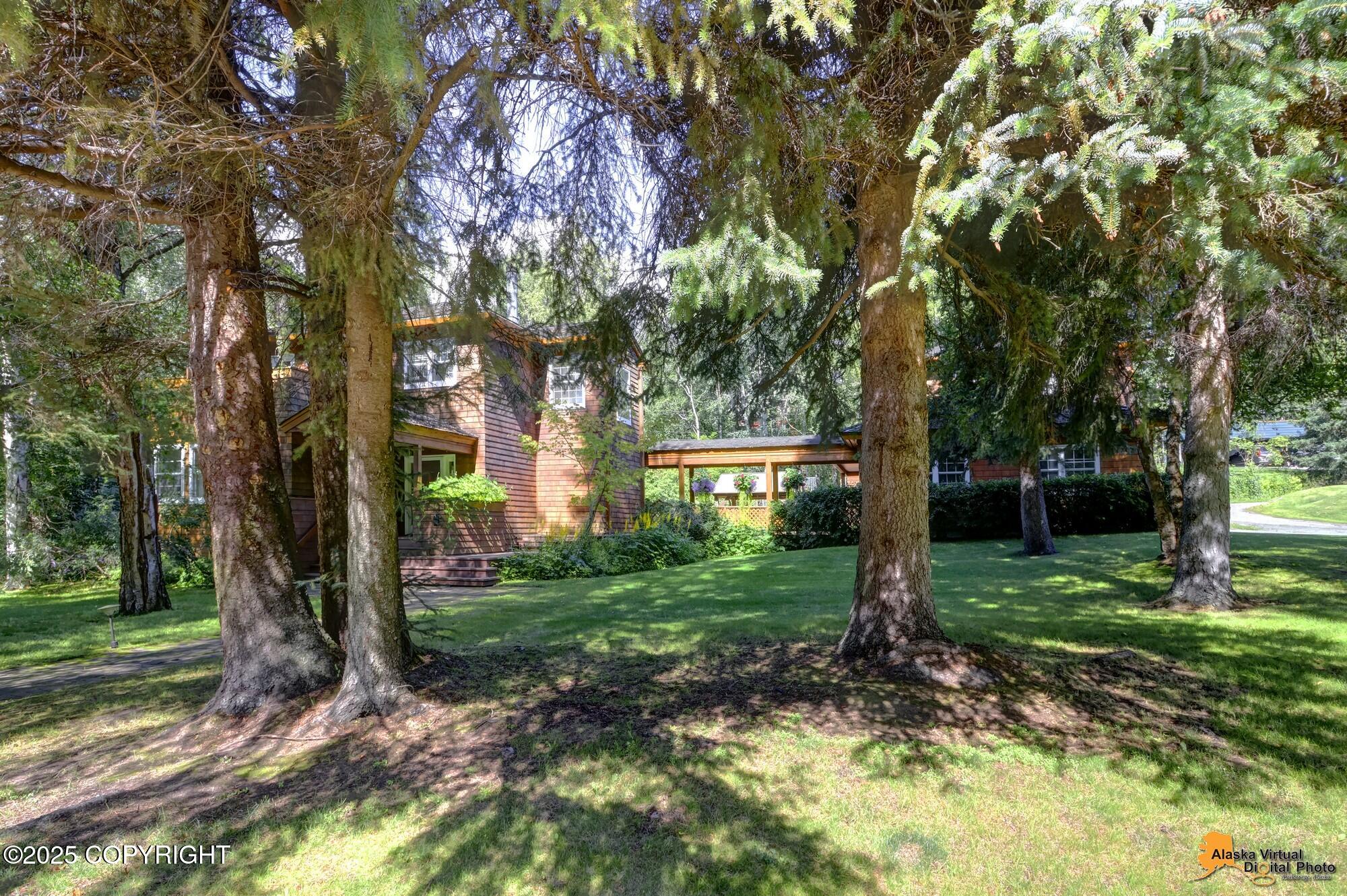 1607 W 14th Avenue