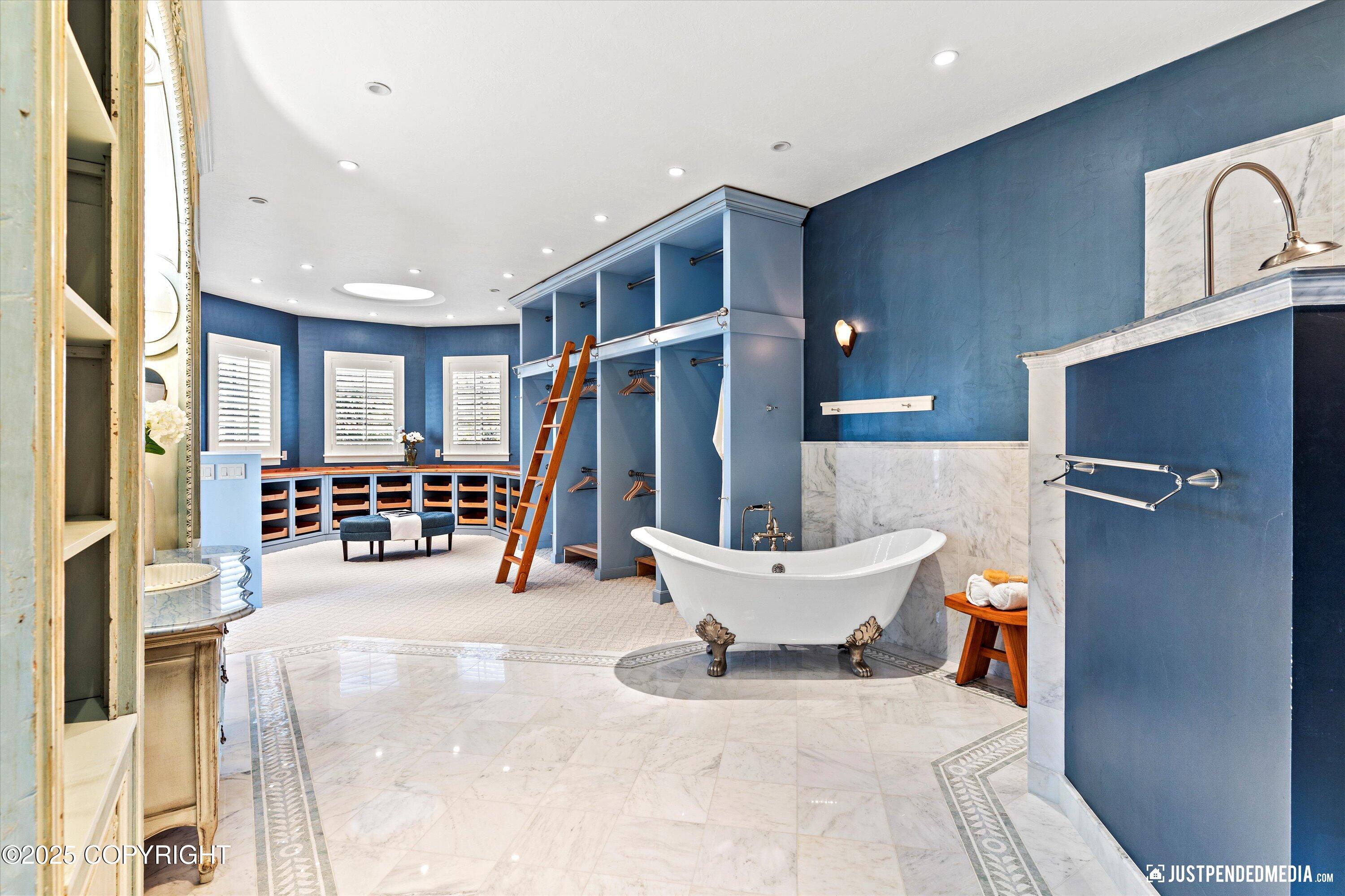 3806 North Point Circle