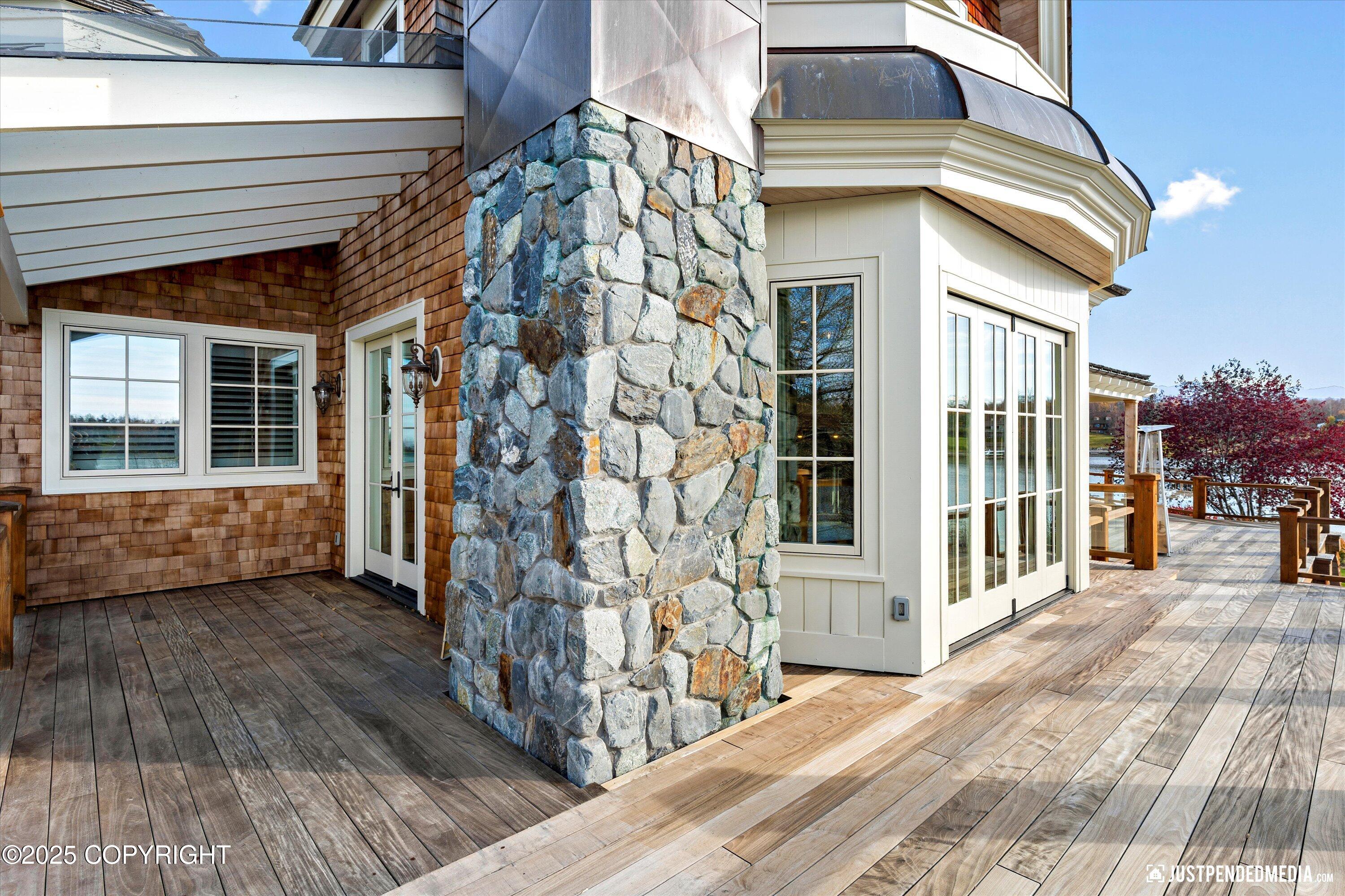 3806 North Point Circle