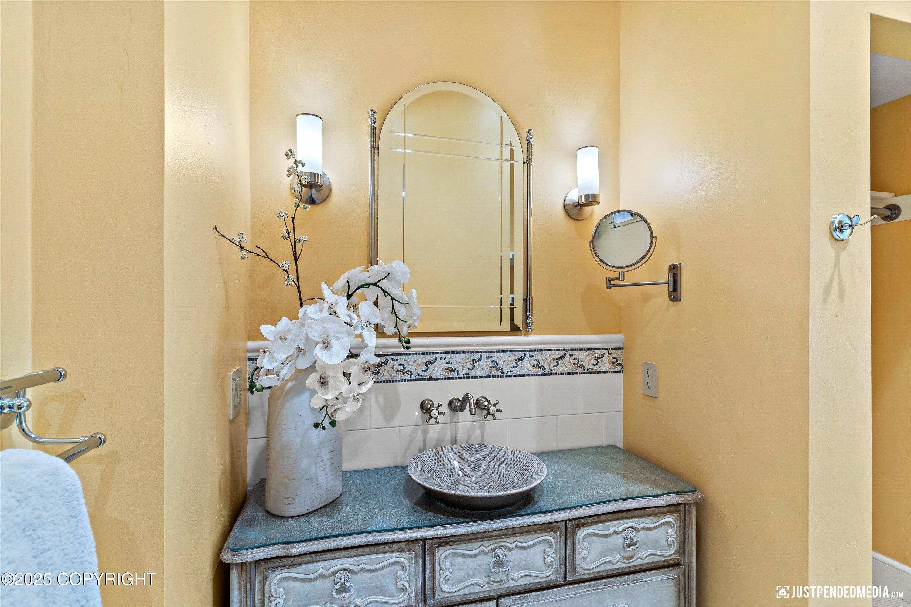 3806 North Point Circle