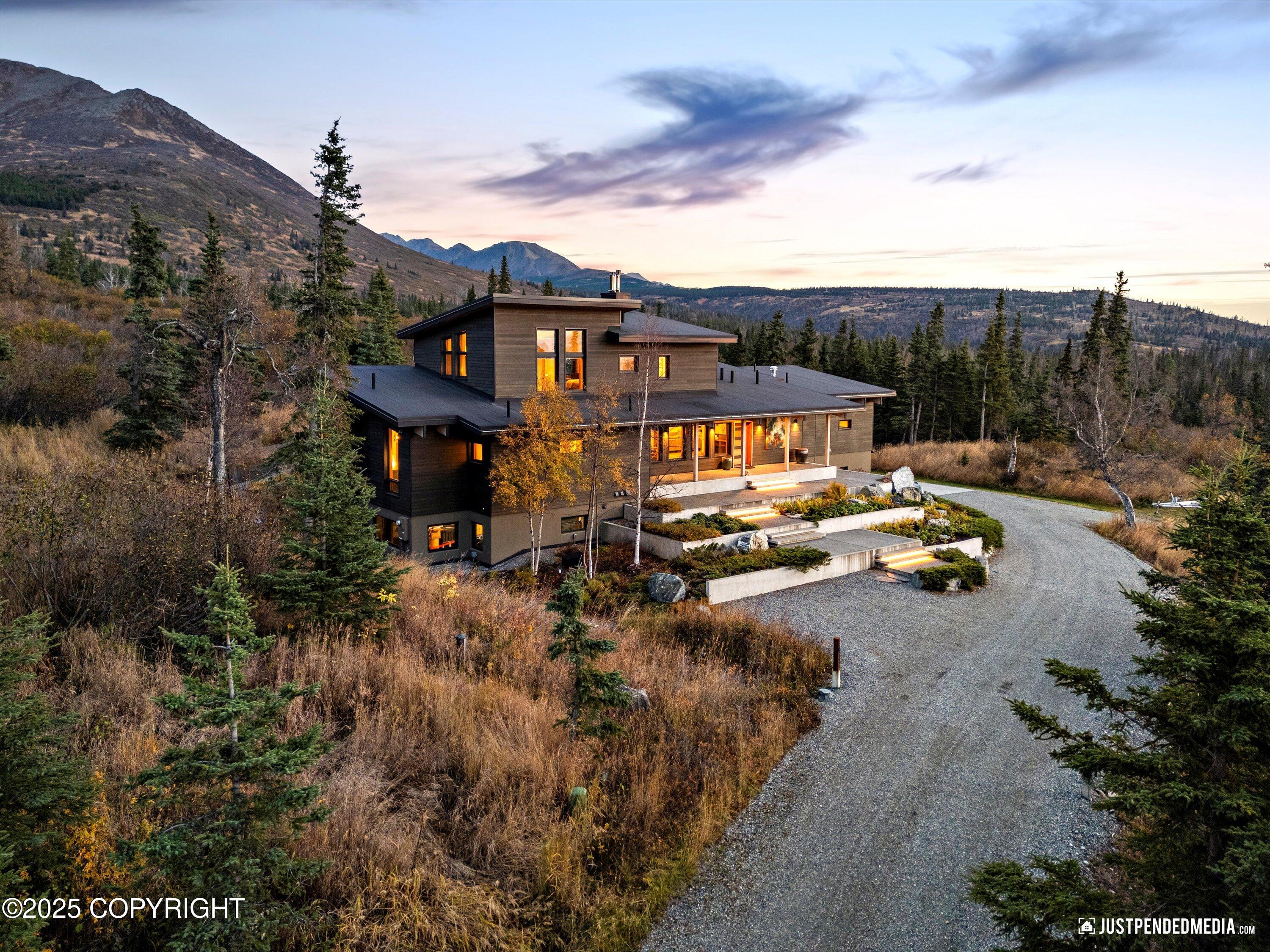 10400 Blackwolf Circle, Anchorage