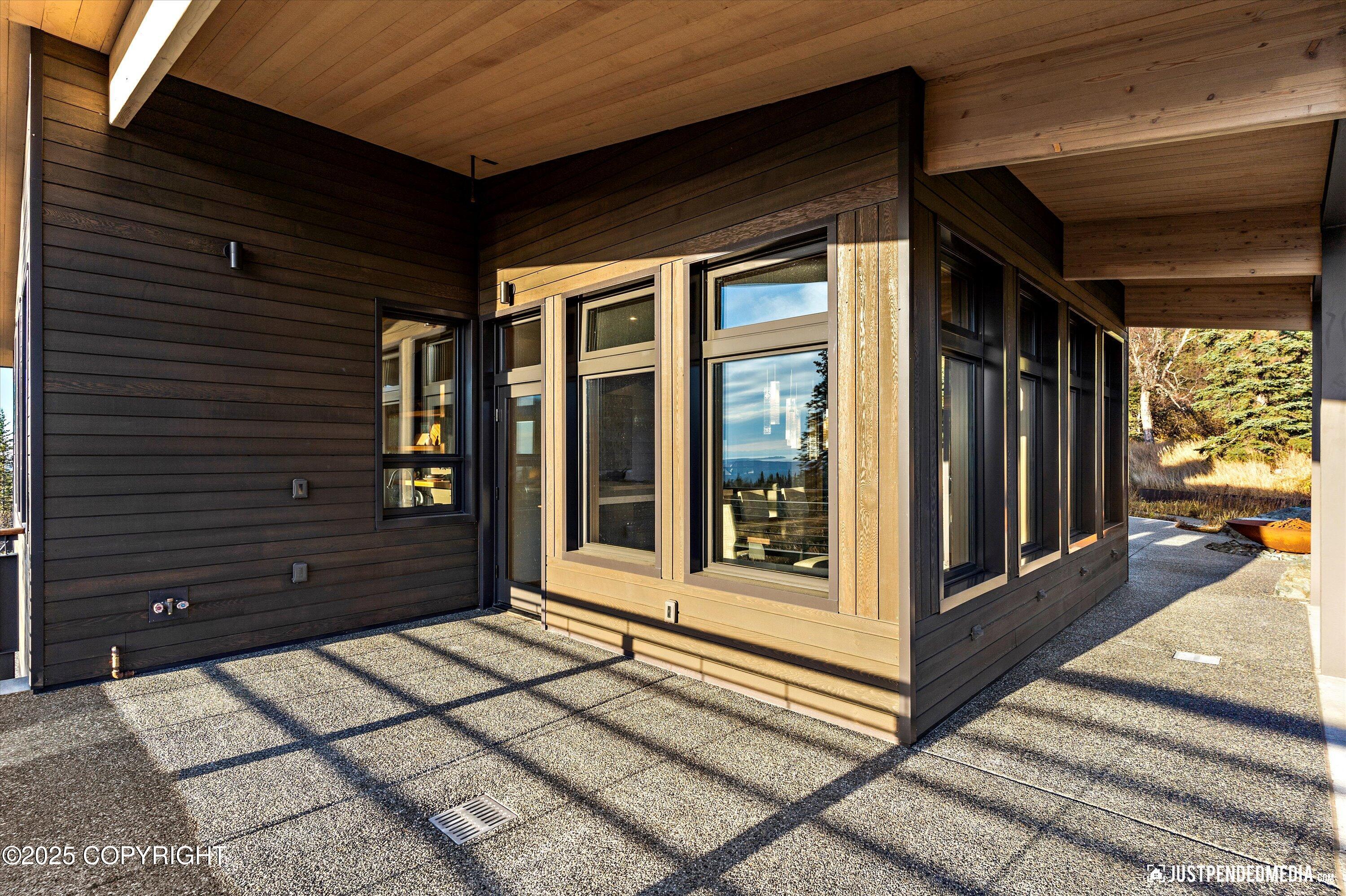 10400 Blackwolf Circle, Anchorage