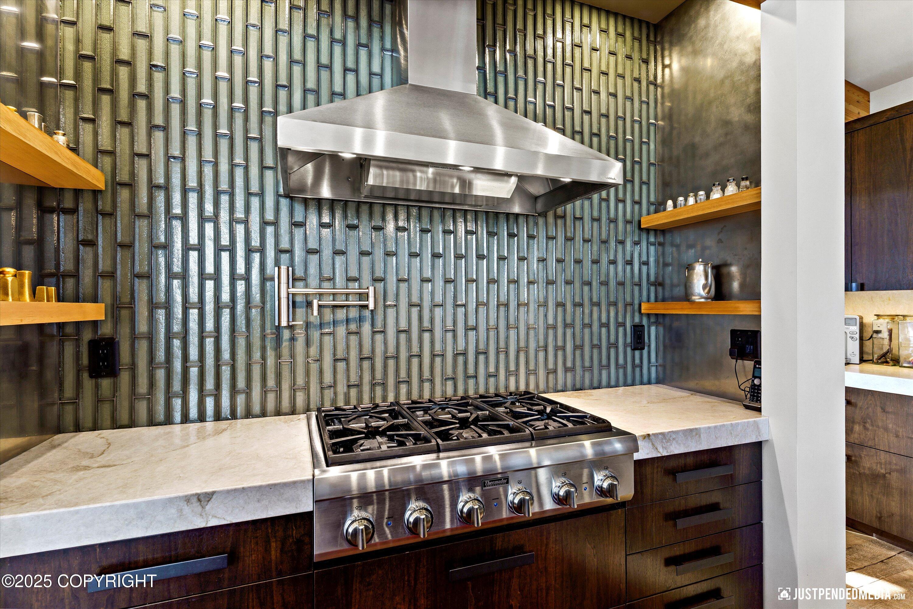 10400 Blackwolf Circle, Anchorage