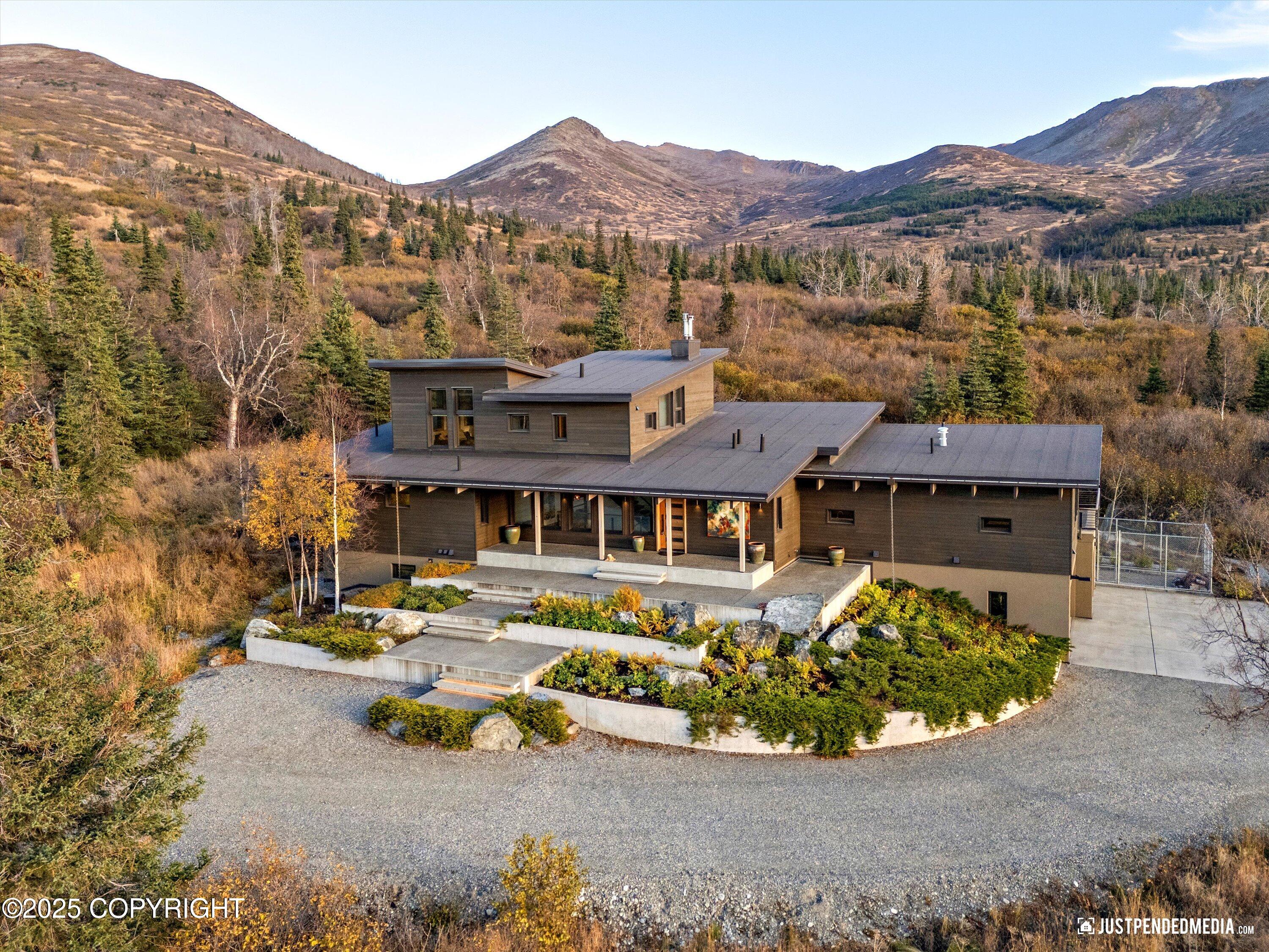 10400 Blackwolf Circle, Anchorage