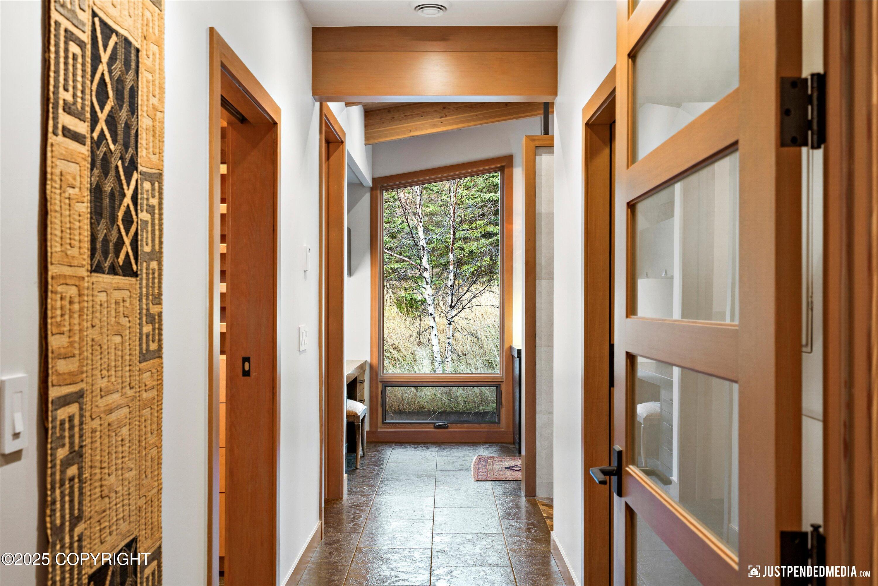 10400 Blackwolf Circle, Anchorage