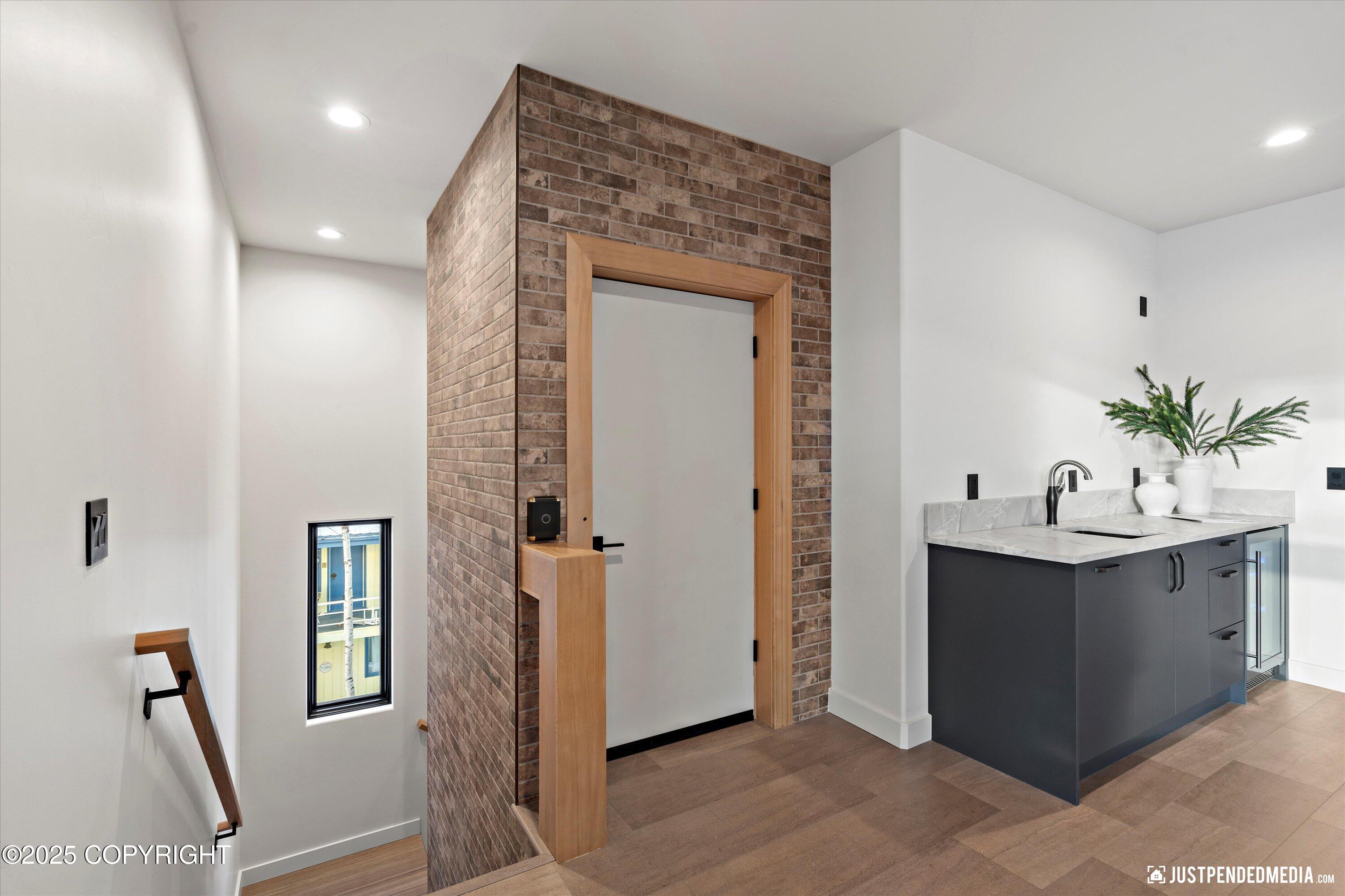 5112 Shorecrest Drive