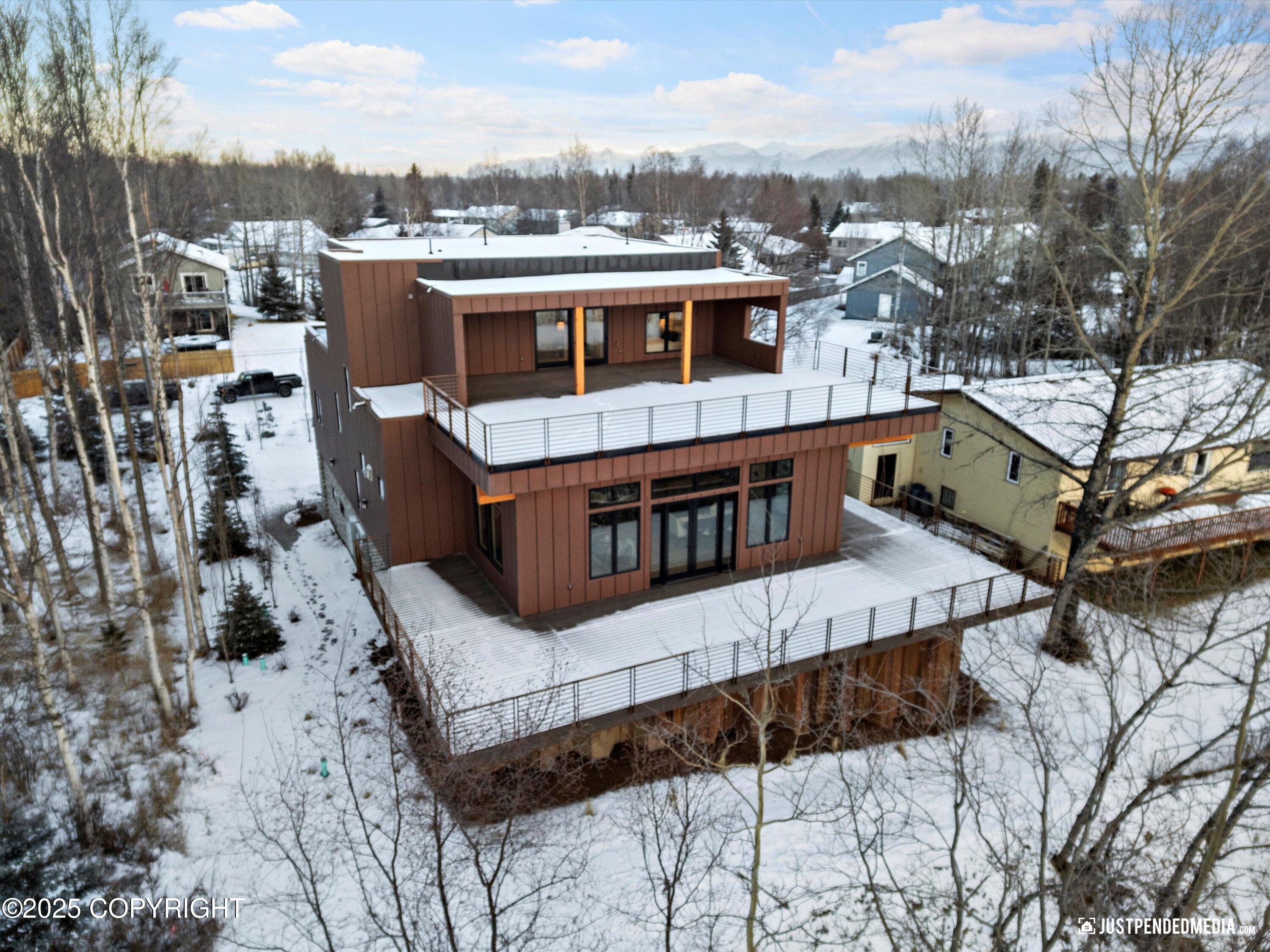 5112 Shorecrest Drive