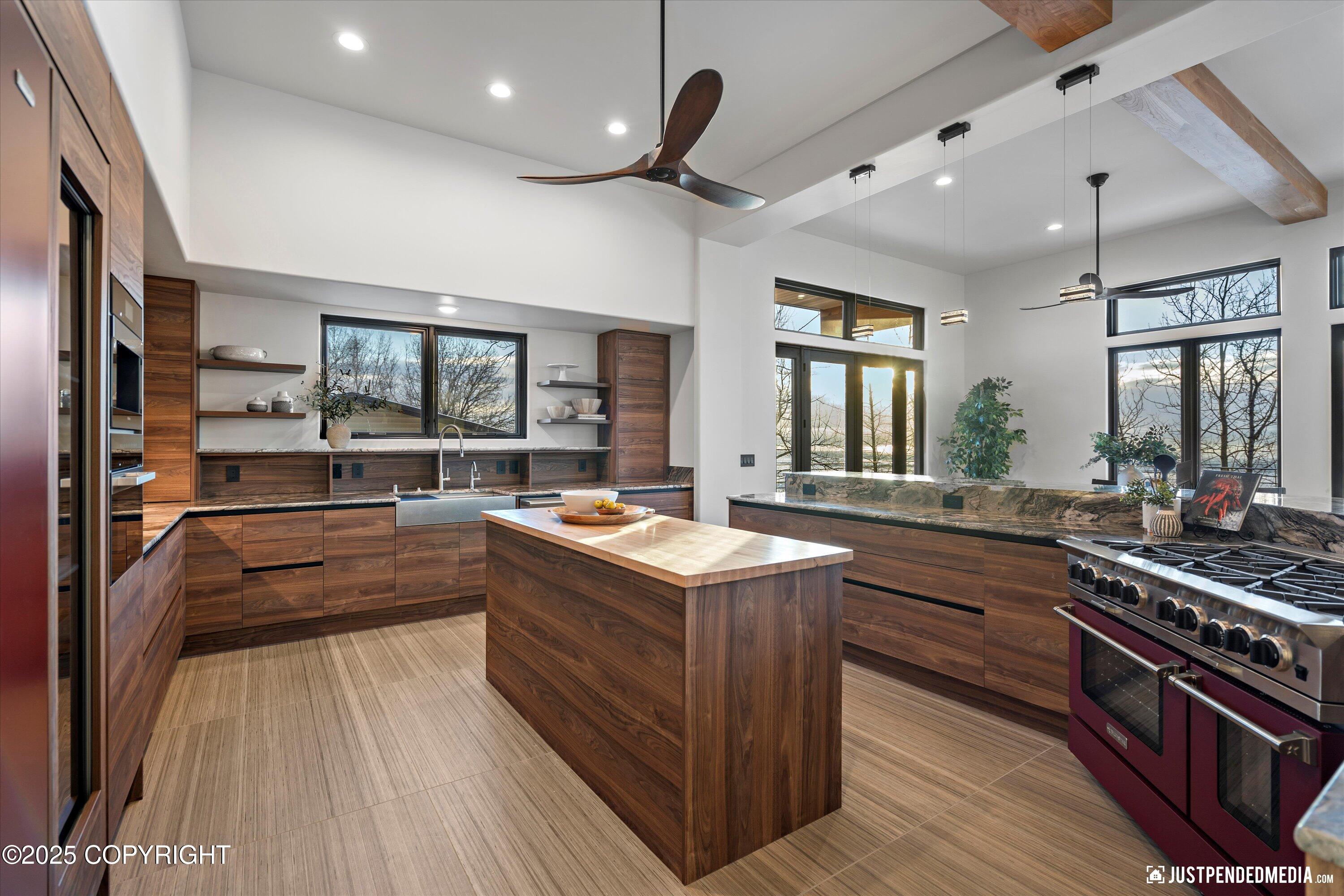 5112 Shorecrest Drive