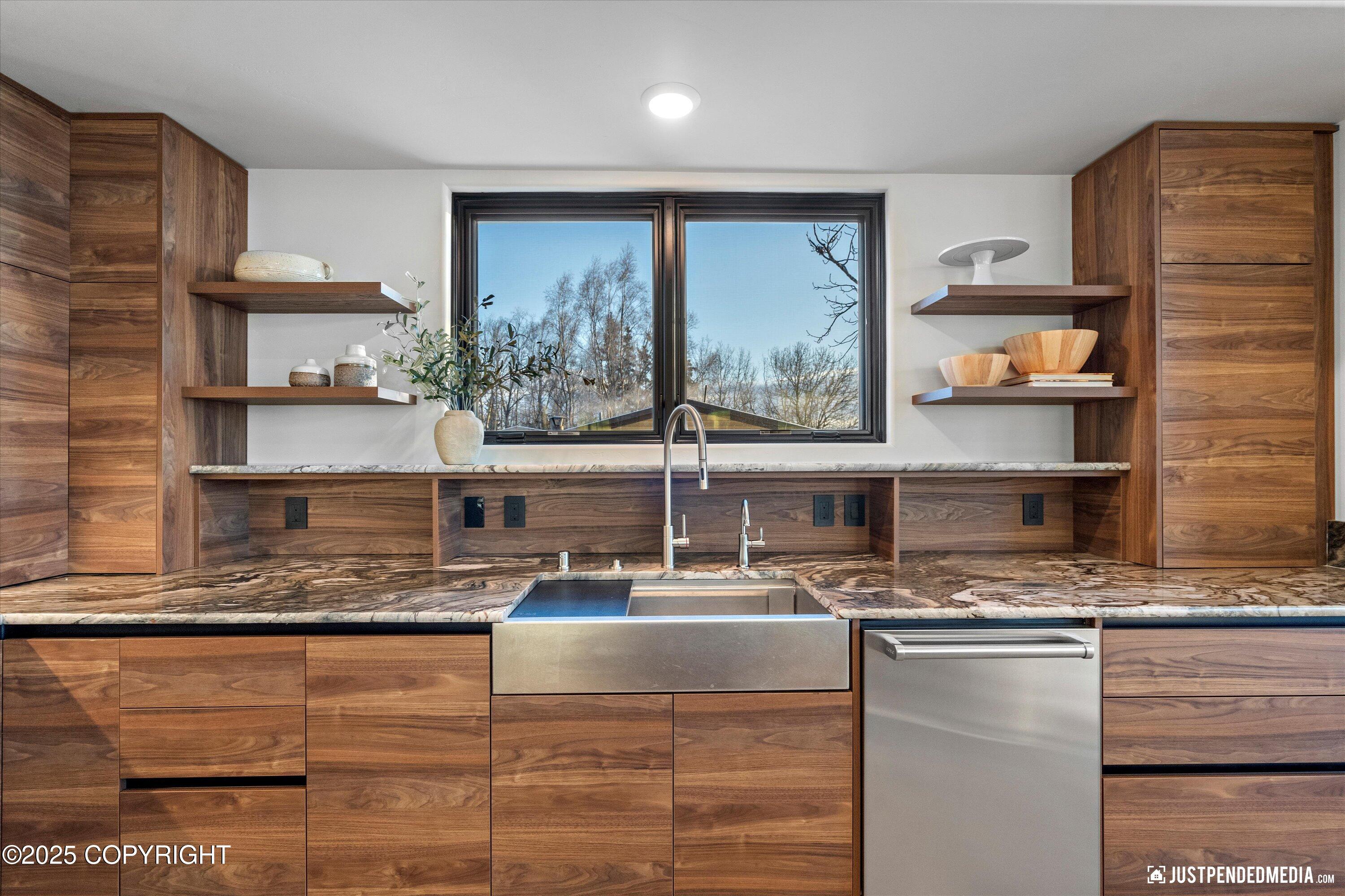 5112 Shorecrest Drive