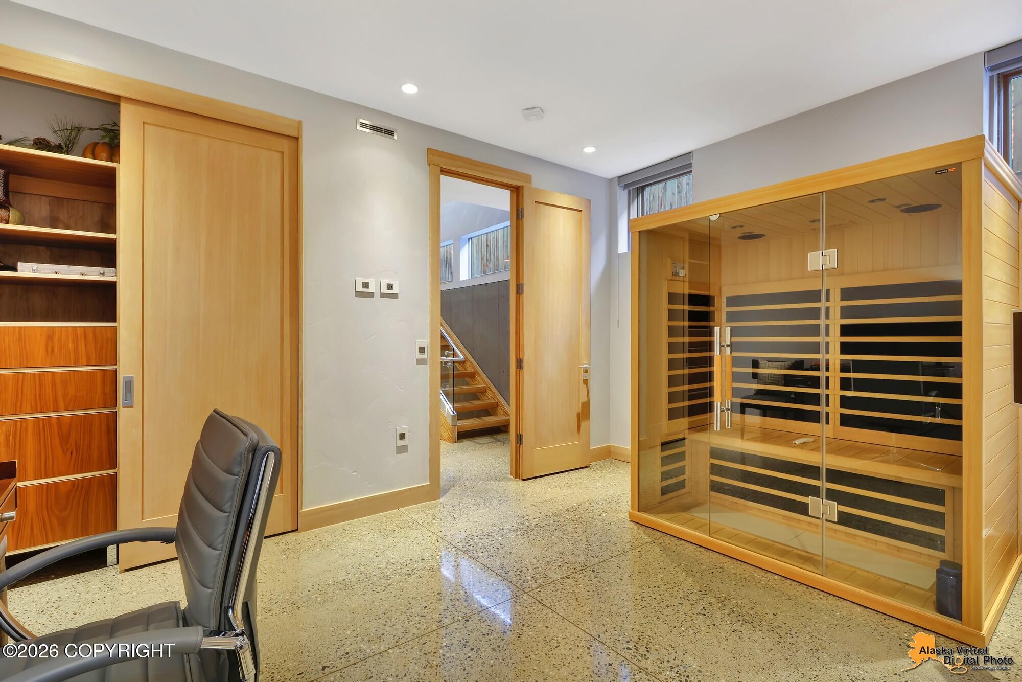 1105 W 11th Avenue