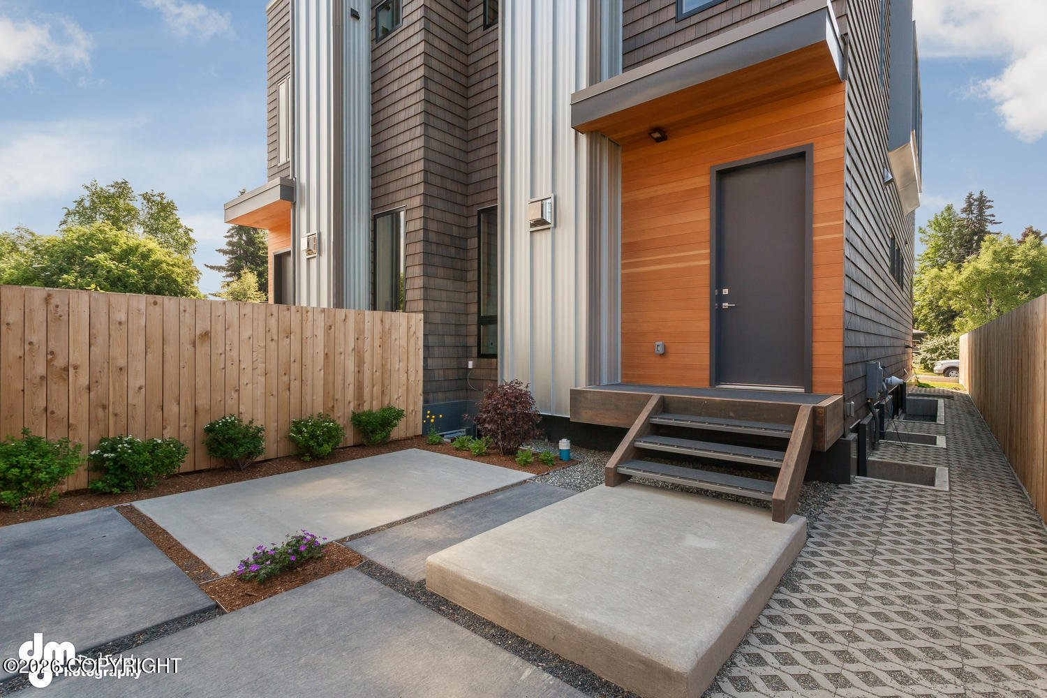 1105 W 11th Avenue