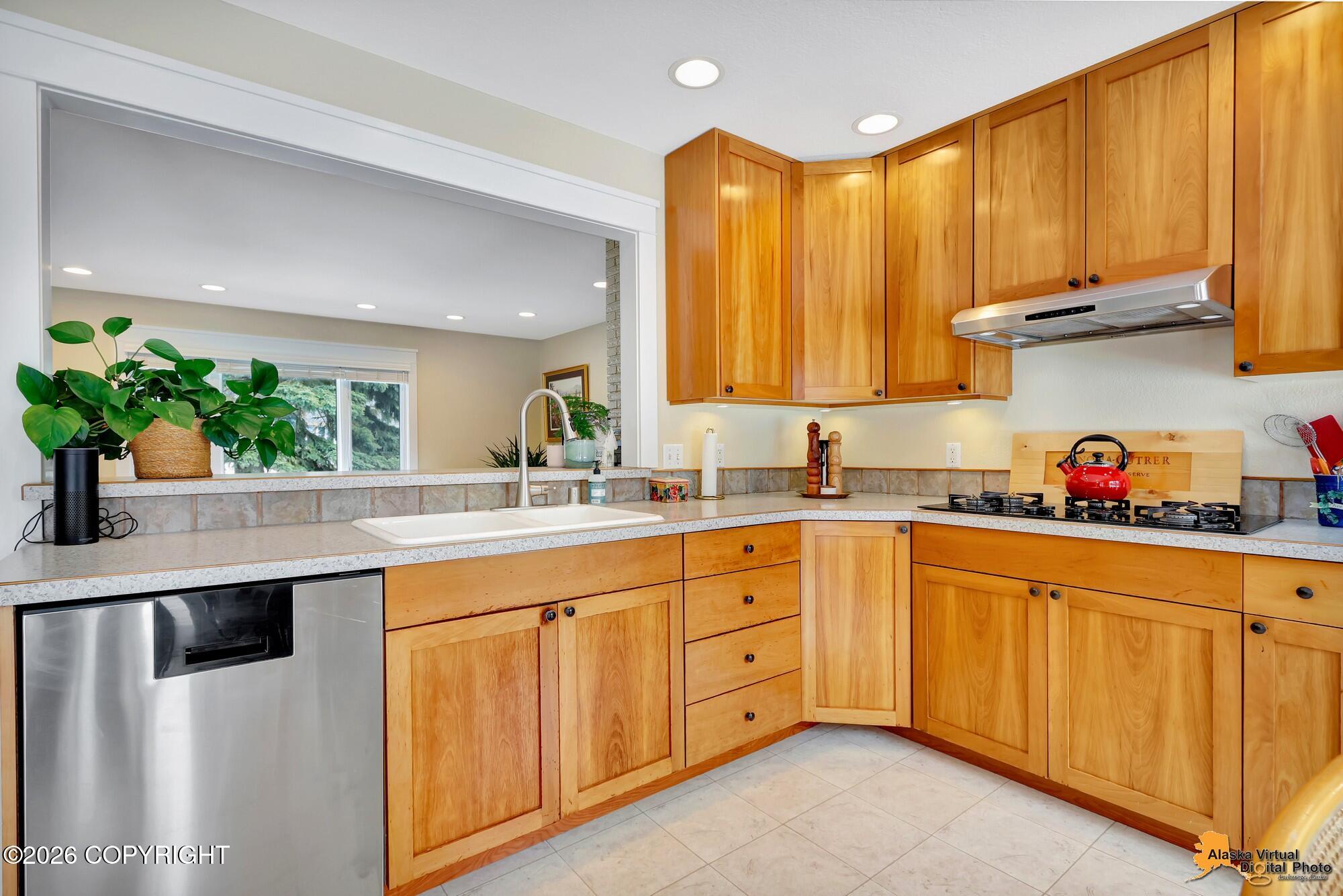 2350 Captain Cook Drive